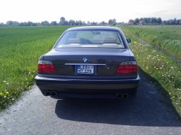 BMW E38 740i